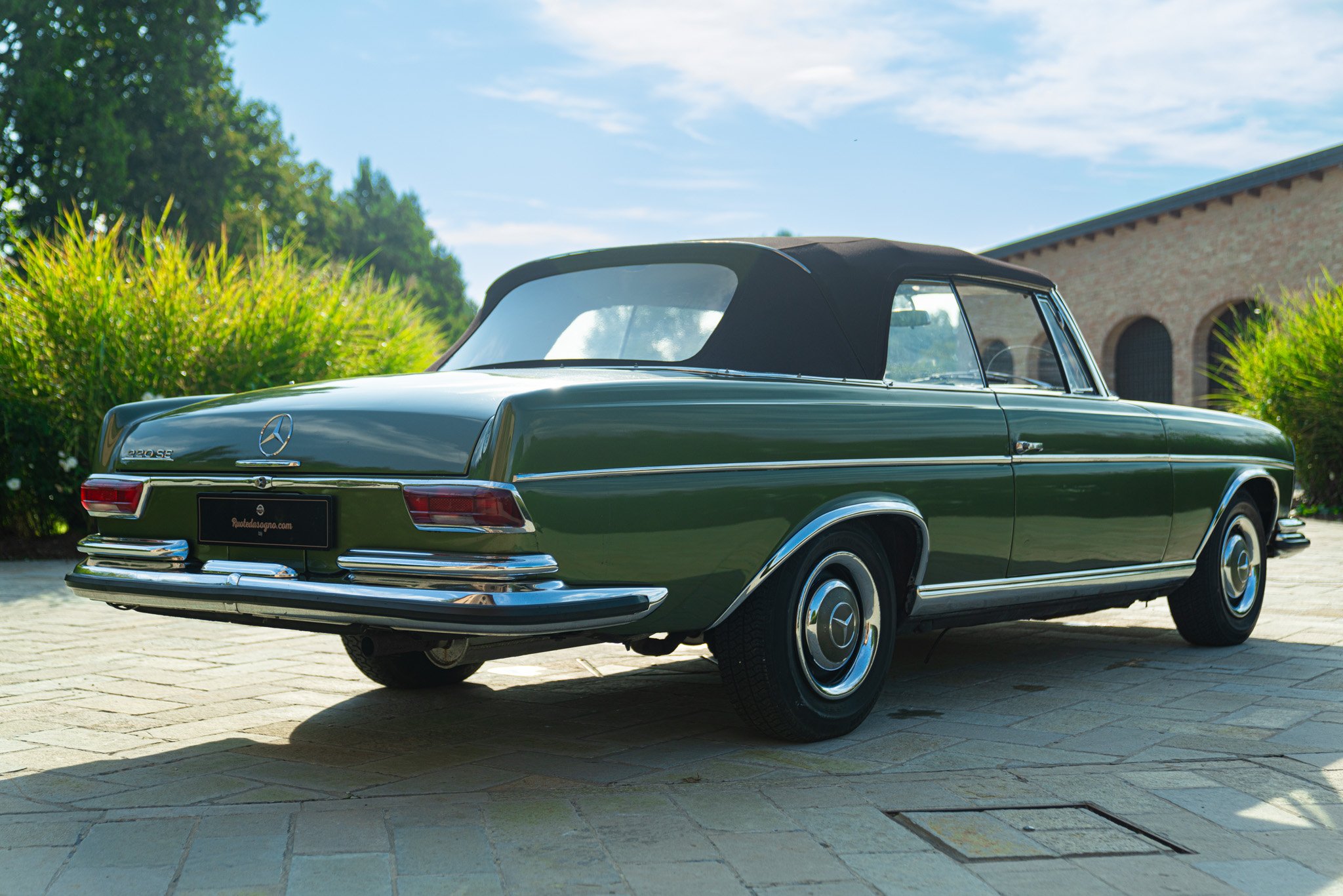 Mercedes Benz 220 SE CABRIOLET 