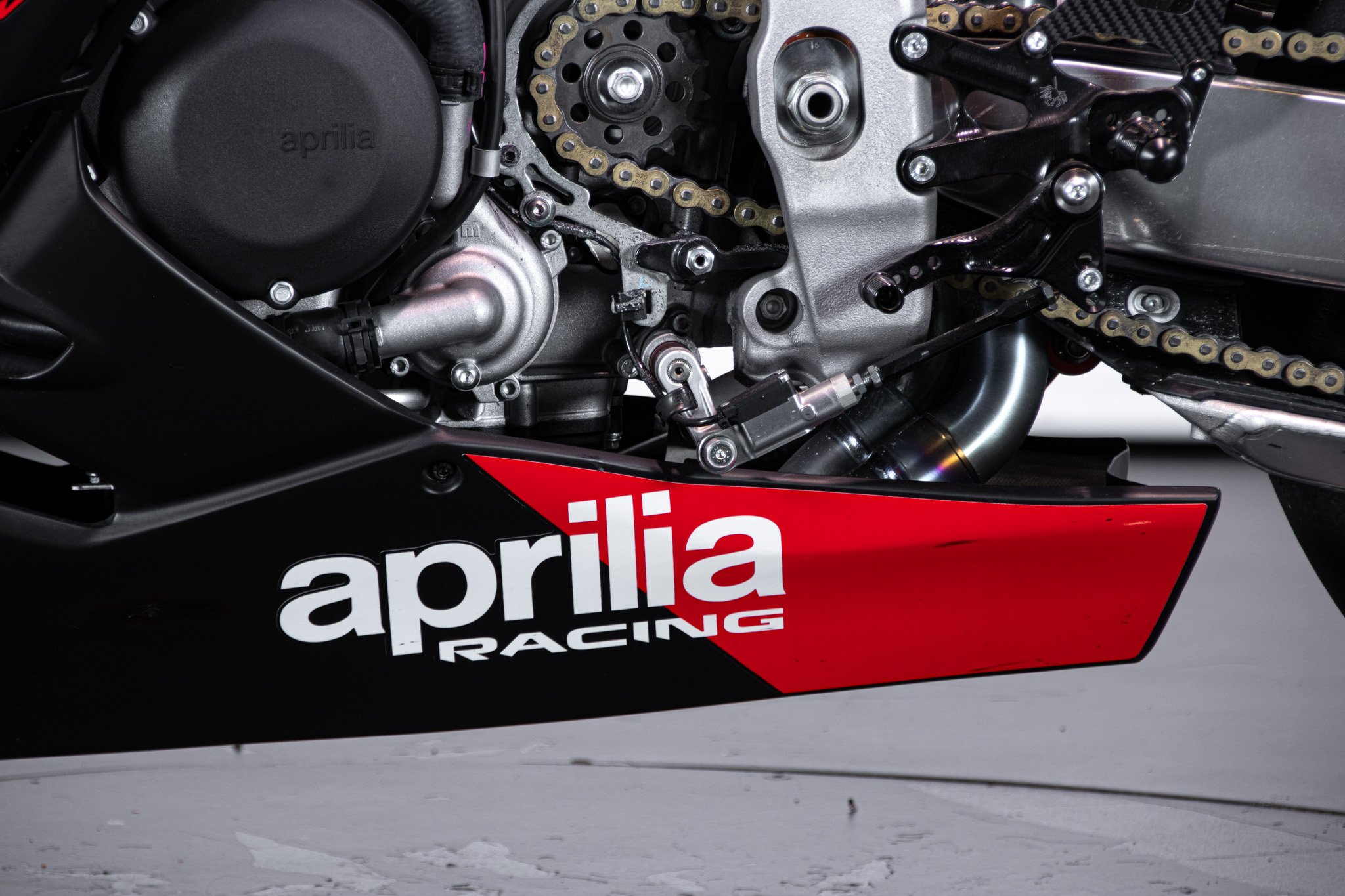 Aprilia RSV4 FACTORY WORKS 