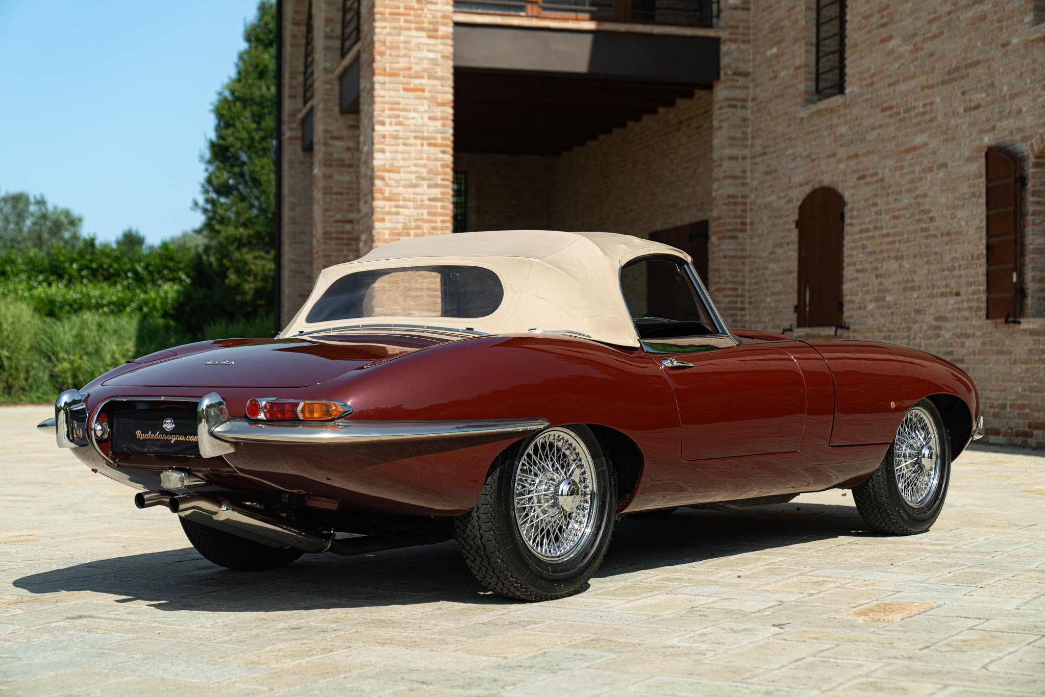 Jaguar E-TYPE SPIDER 