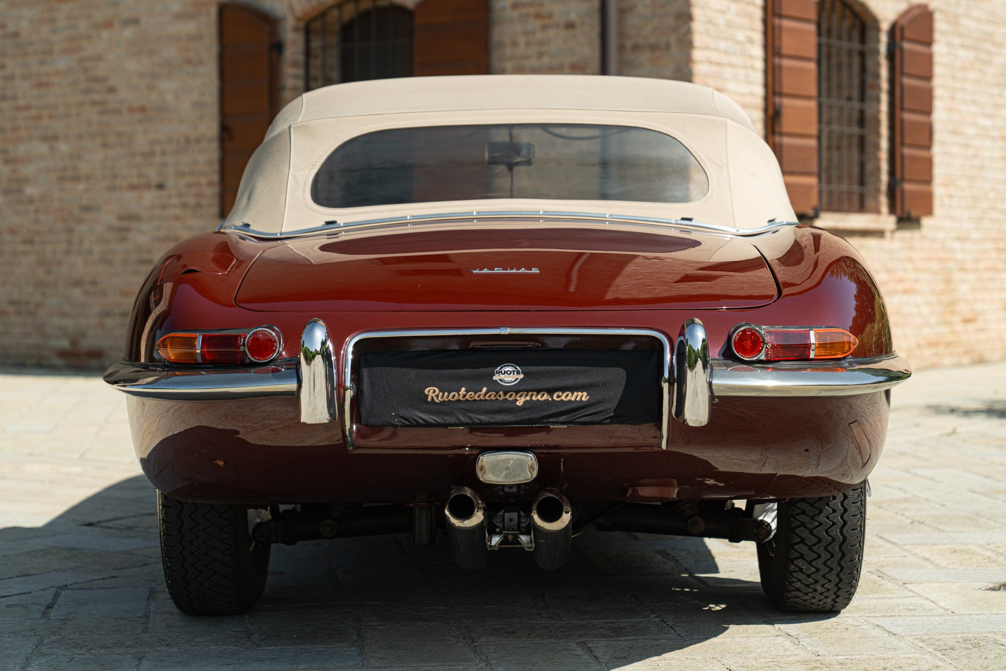 Jaguar E-TYPE SPIDER 