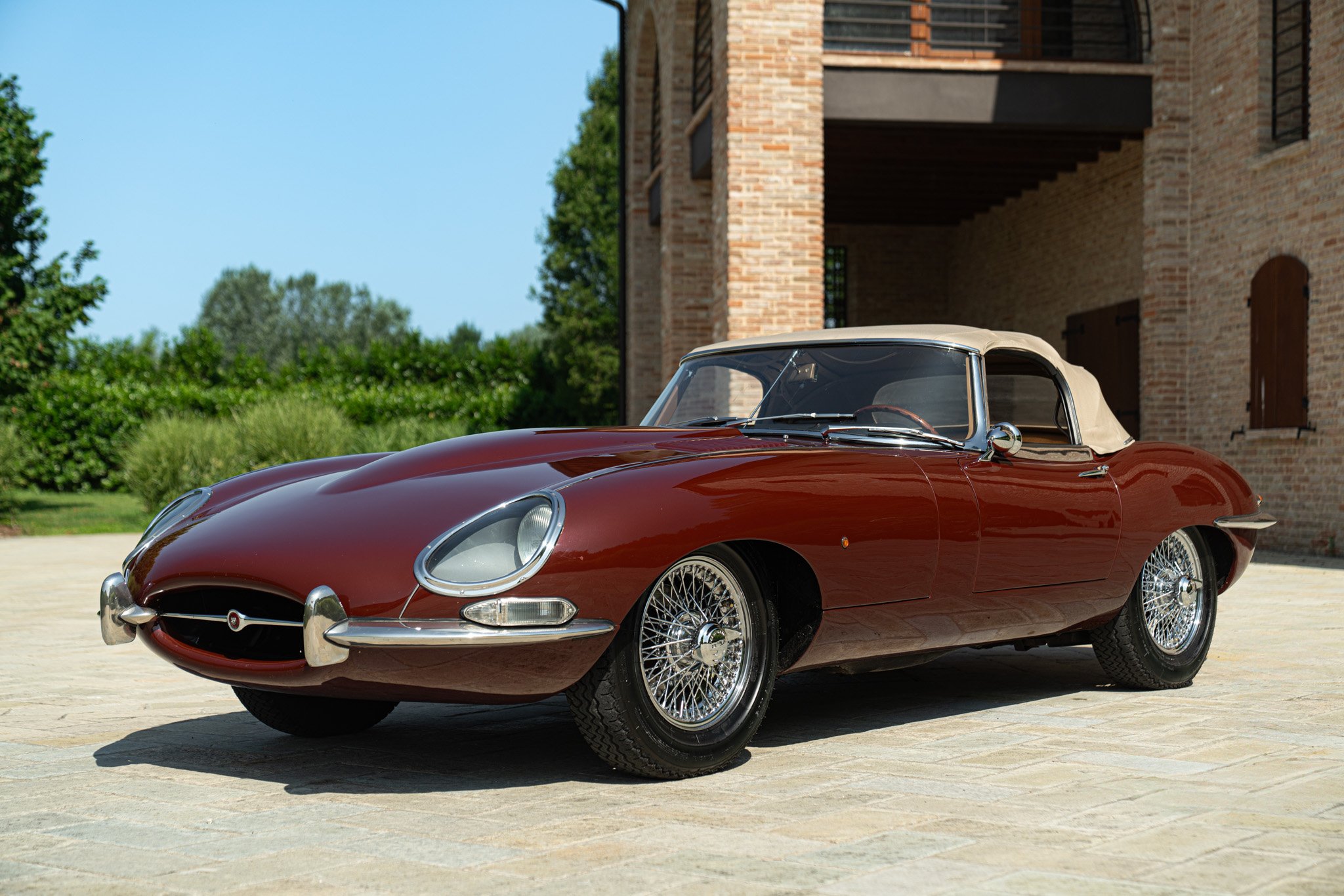 Jaguar E-TYPE SPIDER 