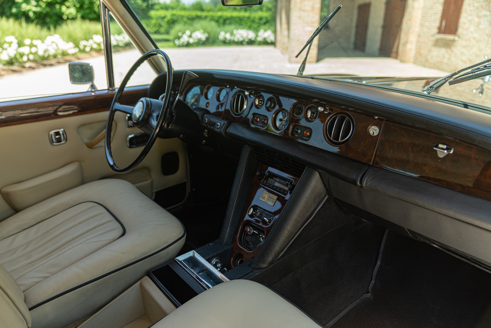 Rolls Royce SILVER SHADOW 