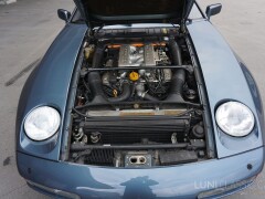 Porsche 928 S4