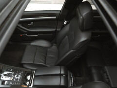 Audi S8 V10 