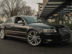 Audi S8 V10 