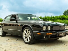 Jaguar XJR 