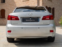 Lexus IS 220 D 