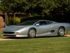 Jaguar XJ 220 