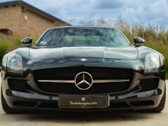 Mercedes Benz SLS AMG Roadster 