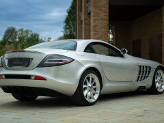 Mercedes Benz SLR MCLAREN 