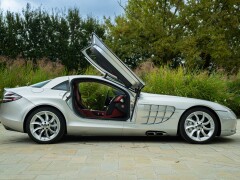 Mercedes Benz SLR MCLAREN 