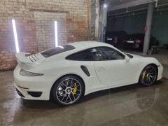 Porsche 911 Turbo S 